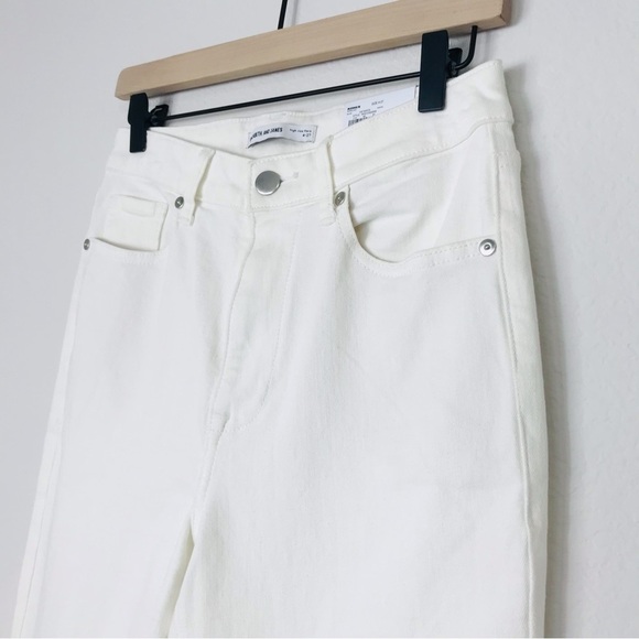 New! Elizabeth and James High Rise Flare White Jeans - Picture 9 of 12